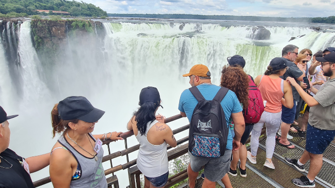 Reach the famous waterfall known as La Garganta del Diablo (Devil's Throat)! Reach the famous waterfall known as La Garganta del Diablo (Devil's Throat)!