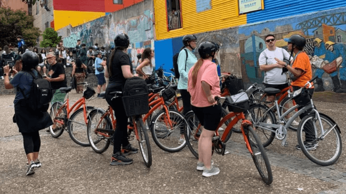 Tour en bicicleta por Buenos Aires: barrios icónicos y paradas panorámicas