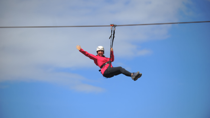 ¡Elije la actividad que más te guste con este tour en Cerro Frías y pasa un día de aventura en el Calafate!