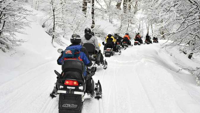 &iexcl;Disfruta manejando en la nieve con este tour en Cerro Catedral, reserva ahora!